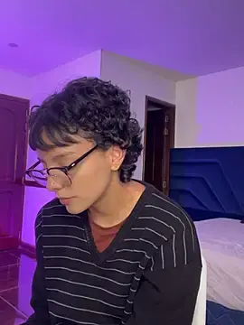 Stripchat Free Live Porn of Peytongh_