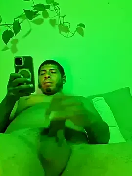 Stripchat Best live sex cam show of UsaGuy76