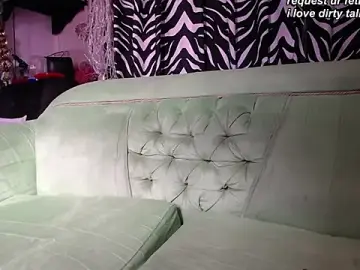 Stripchat Sex Cam of mia_beatles