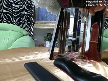 Stripchat Nude Webcam of mia_beatles