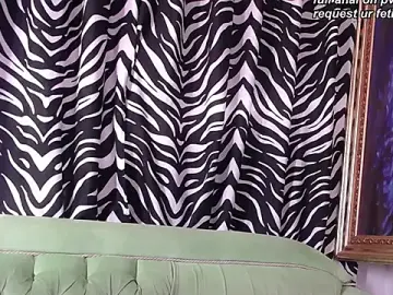 Stripchat Sex Cam of mia_beatles