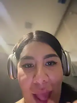 Stripchat Free Live Porn of Issane_Peru