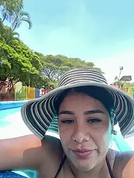 Stripchat Adult Video Chat of Issane_Peru
