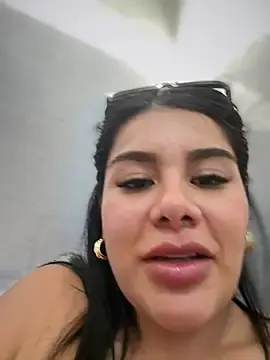 Stripchat Best live sex cam show of Issane_Peru