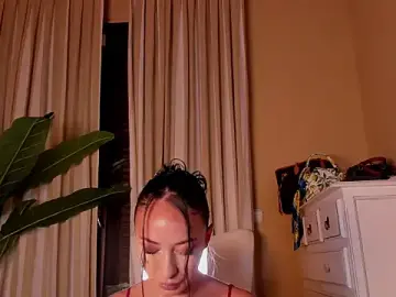 Stripchat Adult Webcam of LunaMystyque