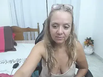 Stripchat Adult Video Chat of yeslluisa