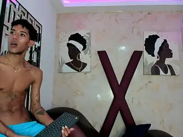 Stripchat Adult Webcam of GREEN_BOYS