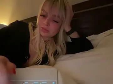 Stripchat Free Live Porn of HONEY-XOX