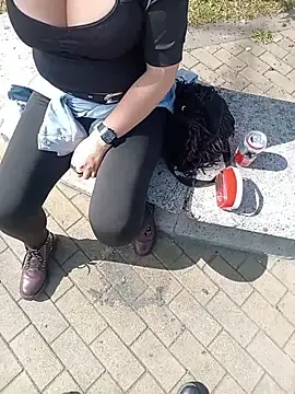 Stripchat Free Porn Cam of sophie_banger