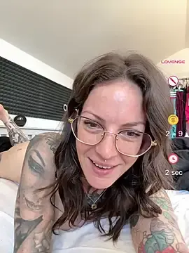 Stripchat Live Porn of BrownieyQueen