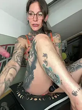 Stripchat Adult Video Chat of BrownieyQueen