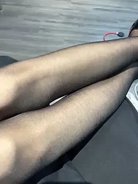 Stripchat Watch Live Sex Cams of Yisingfeersirb