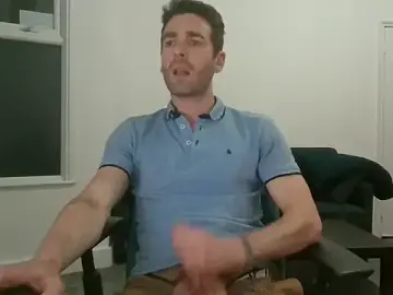 Stripchat Free Porn Cam of frenchbdmaninlondon
