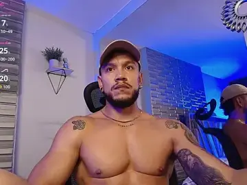 Stripchat Live Sex Cam of ARON_TAYLER01