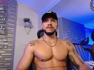 Stripchat Free Live Porn of ARON_TAYLER01