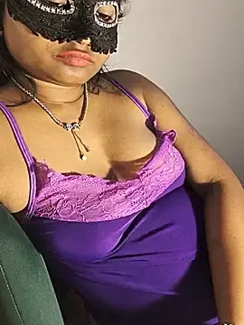 Stripchat Free Porn Cam of DIRTYSECRET_QUEEN_07