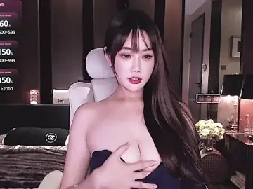 Stripchat Free Live Porn of Aurora__77
