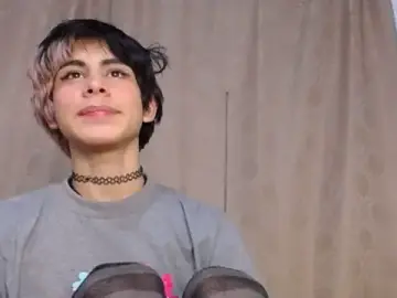 Stripchat Free Porn Cam of DaraSweet20