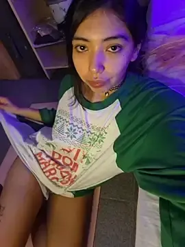 Stripchat Live Sex Cam of april_ofi