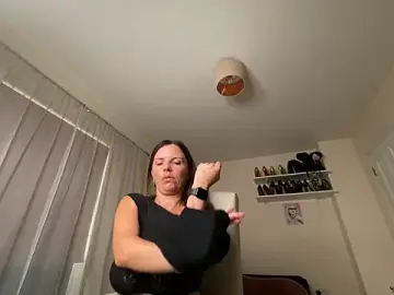 Stripchat Live Sex Cam of GoddessAlexi1