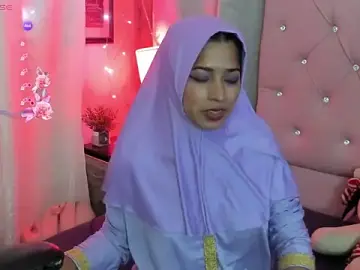 Stripchat Sex Cam of NadiaKarim_