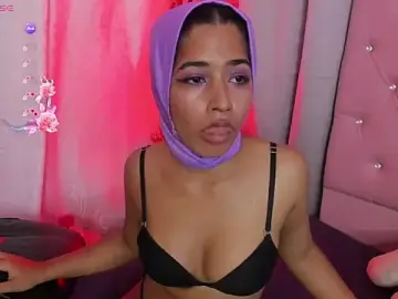 Stripchat Nude Webcam of NadiaKarim_