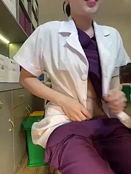 Stripchat Free Live Porn of secretly_masturbating