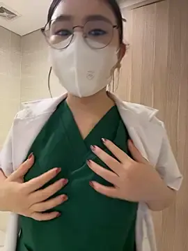 Stripchat Adult Webcam of secretly_masturbating