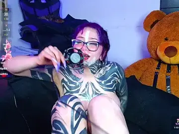 Stripchat Free Porn Cam of LucyChabs_