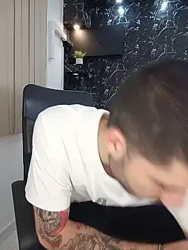 Stripchat Live Sex Cam of Rafael_Mendezz
