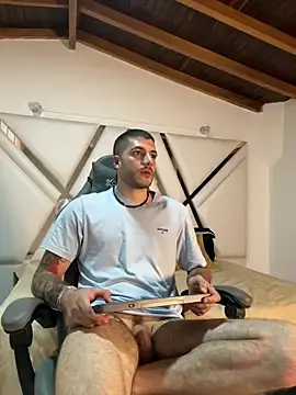 Stripchat Free Porn Cam of Rafael_Mendezz