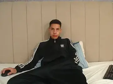 Stripchat Watch Live Sex Cams of thiago19s