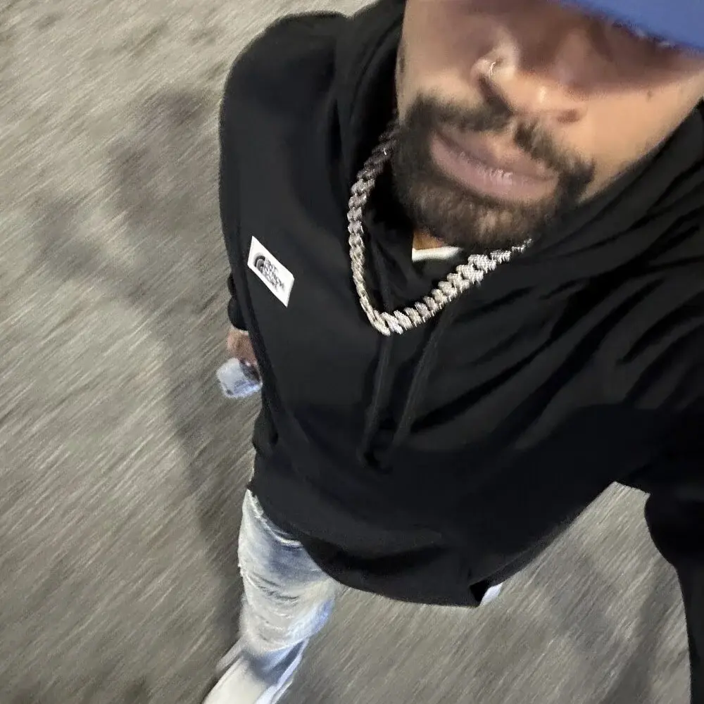 2HandsLong