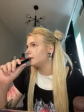 Stripchat Live Sex of DriveThruCiri