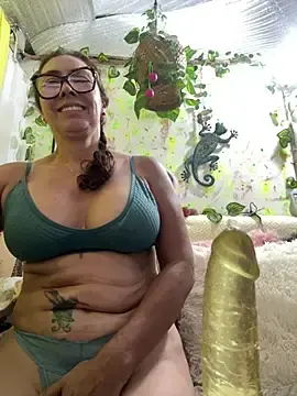 Stripchat Live Sex Cam of Merry-Olsen