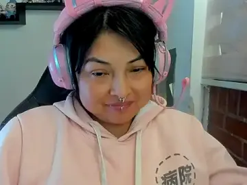 Stripchat Sex Cam of Shaddycute_