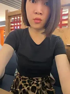 Stripchat Watch Live Sex Cams of littleqiu