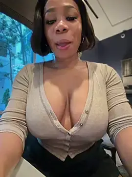 Stripchat Live Sex Cam of Belle___