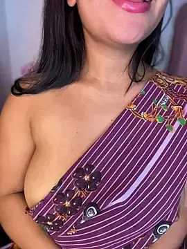 Stripchat Free Live Porn of shara_queen1