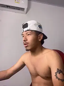 Stripchat Live Sex Cam of blackfox_desire