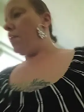 Stripchat Watch Live Sex Cams of julimonroe