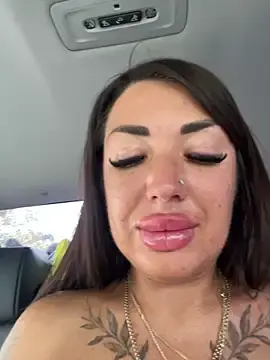 Stripchat Watch Live Sex Cams of RuslanaXX