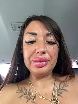 Stripchat Watch Live Sex Cams of RuslanaXX