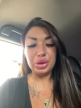 Stripchat Live Sex Cam of RuslanaXX