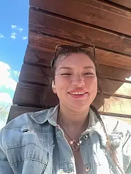 Stripchat Adult Webcam of MooonReal