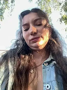 Stripchat Live Sex of MooonReal
