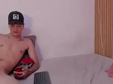 Stripchat Live Porn of two_milkyway
