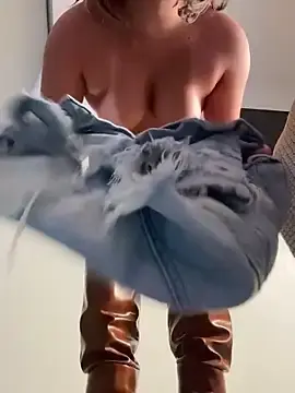Stripchat Sex Cam of ava_bbyxo