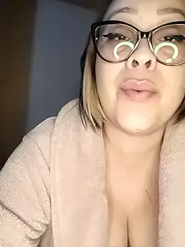 Stripchat Live Sex Cam of lualviz