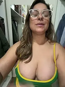Stripchat Watch Live Sex Cams of Mariiii_morena